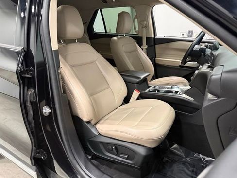 Certified 2022 Ford Explorer XLT w/ Equipment Group 202A image 41