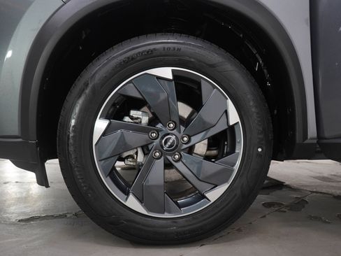 Used 2025 Nissan Rogue SV image 31