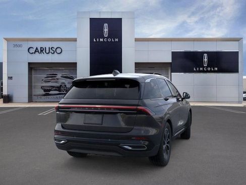 New 2026 Lincoln Nautilus Premier image 8