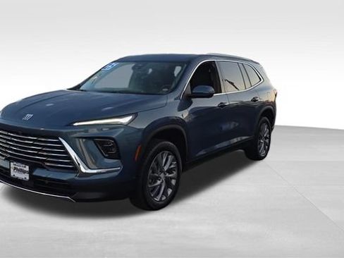 Certified 2025 Buick Enclave Preferred FWD image 10