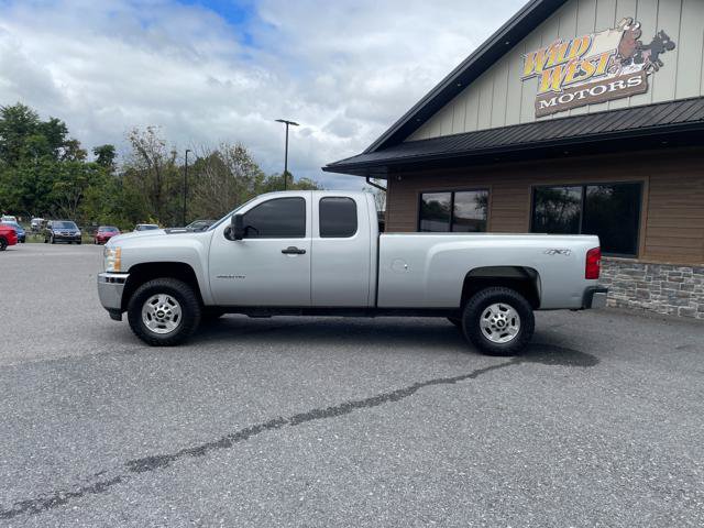 Used 2011 Chevrolet Silverado 2500 LT AWD/4WD image 3
