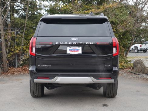 Certified 2025 Ford Expedition Max Platinum image 25