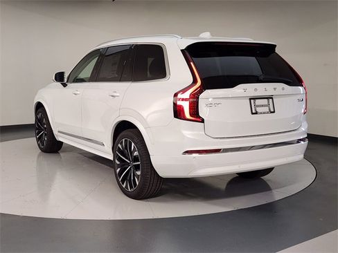 New 2025 Volvo XC90 B6 Plus w/ Protection Package Premier image 6