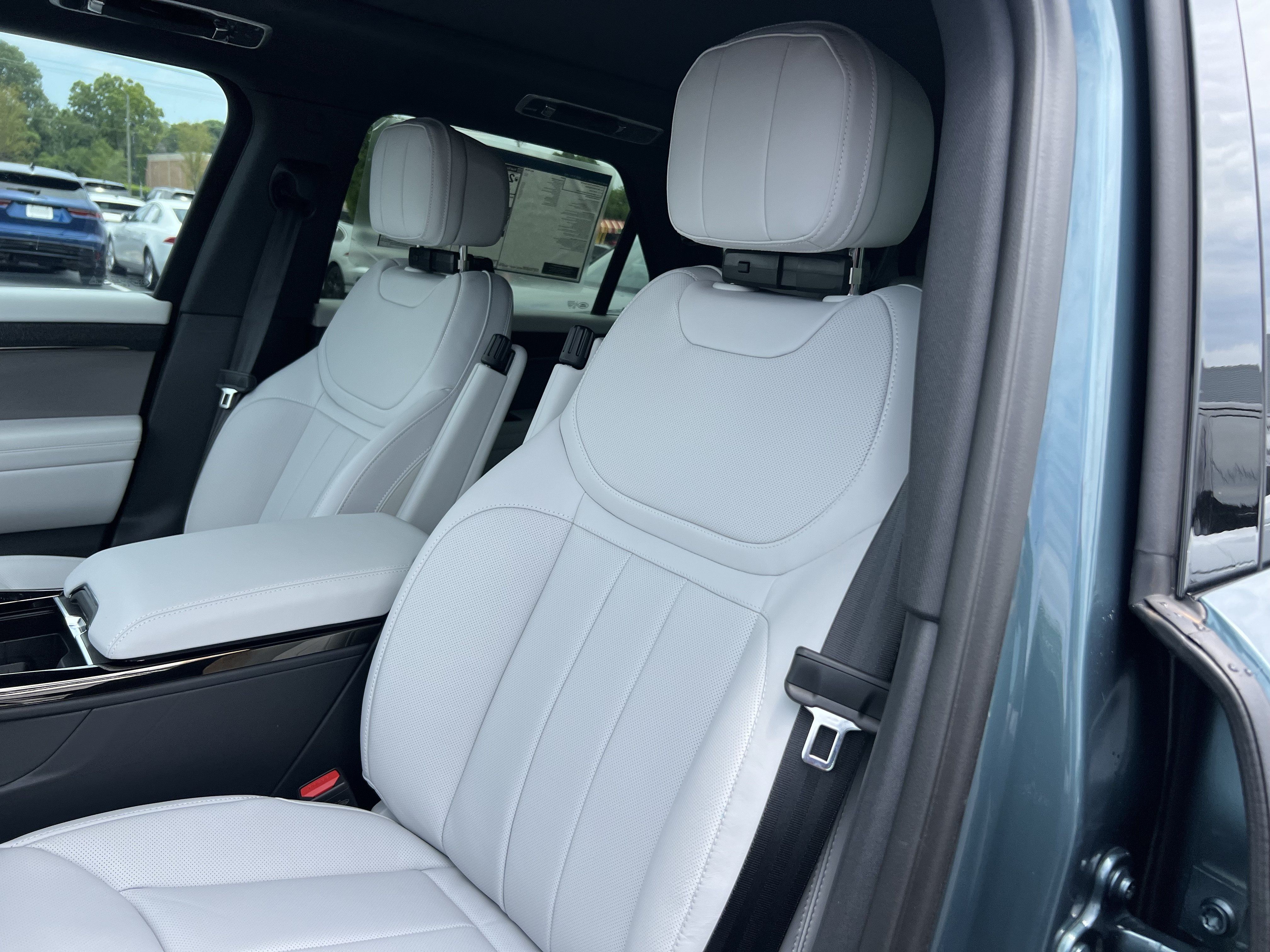 New 2026 Land Rover Range Rover Sport SE AWD/4WD image 16