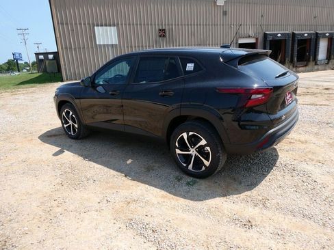 New 2026 Chevrolet Trax RS w/ Sunroof Package FWD image 6