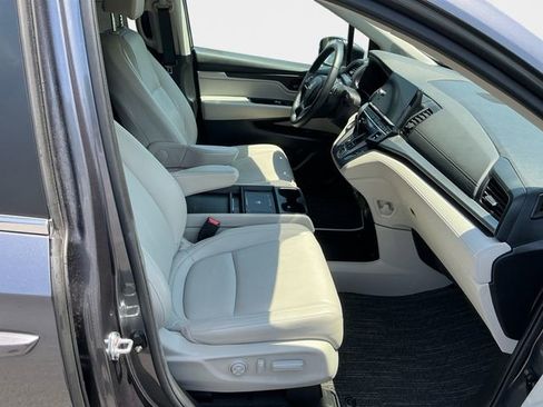 Used 2025 Honda Odyssey EX-L image 16