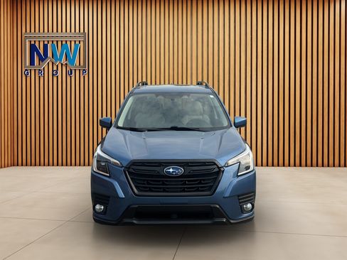 Used 2022 Subaru Forester Premium AWD/4WD image 2