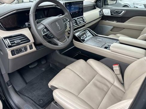Used 2022 Lincoln Navigator Reserve image 15