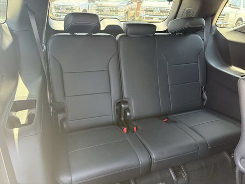 Used 2025 Chevrolet Traverse LT AWD/4WD image 28