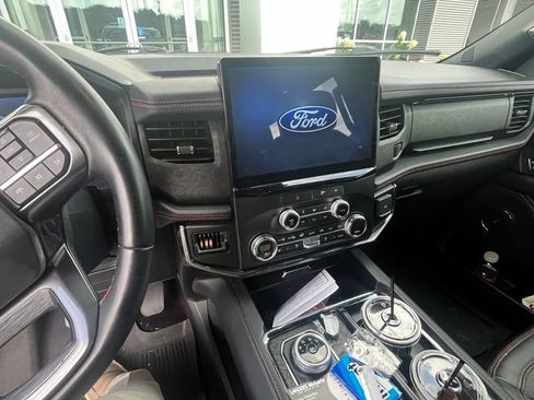 Used 2022 Ford Expedition Max Limited AWD/4WD image 9
