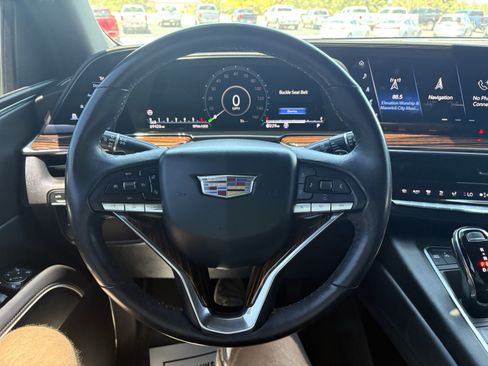 Used 2021 Cadillac Escalade Premium Luxury AWD/4WD image 26