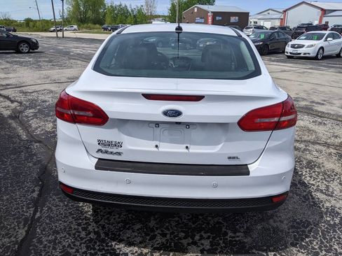 Used 2017 Ford Focus SEL FWD image 4