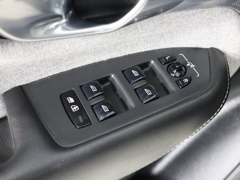 Used 2023 Volvo XC90 T8 Ultimate image 24