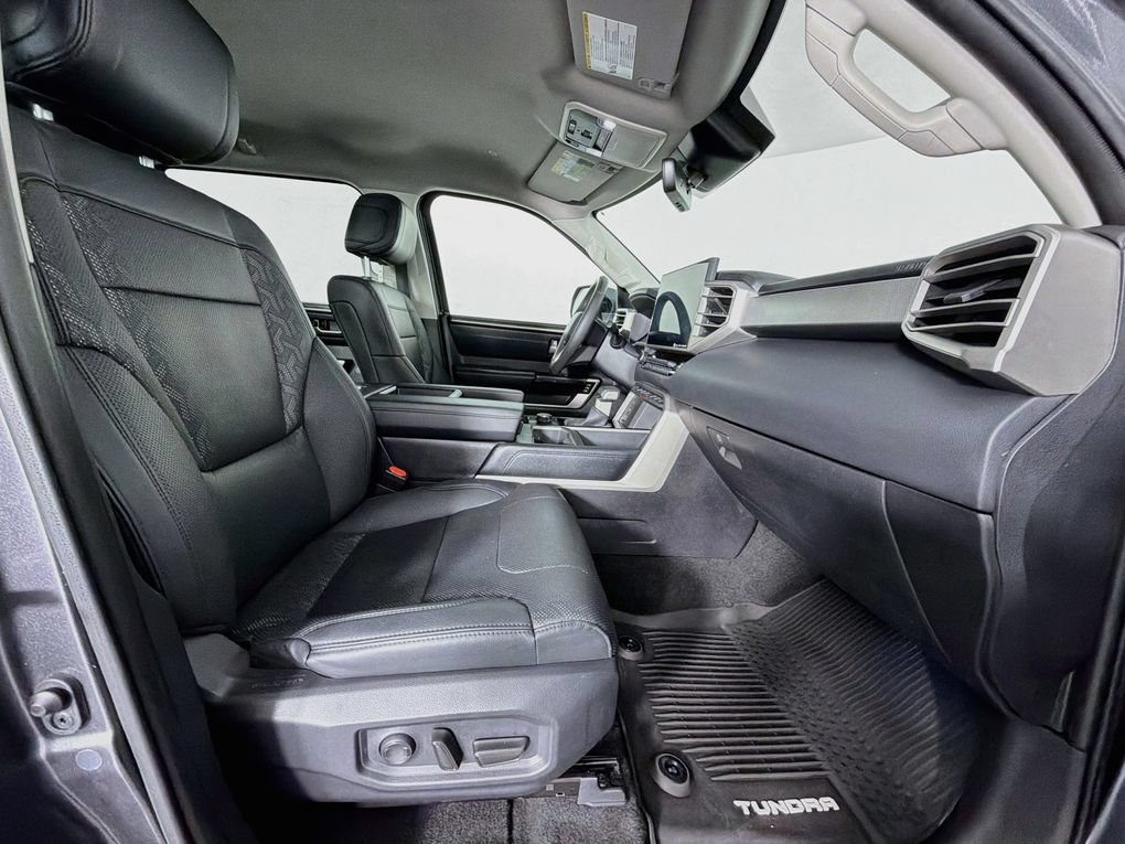 Used 2024 Toyota Tundra Limited AWD/4WD image 30