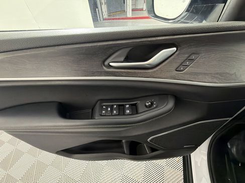 Used 2023 Jeep Grand Cherokee L Limited image 15