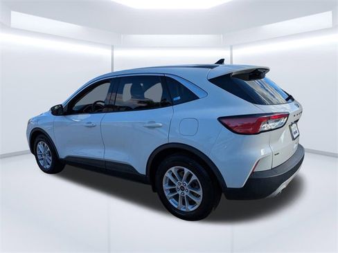 Used 2020 Ford Escape SE image 6