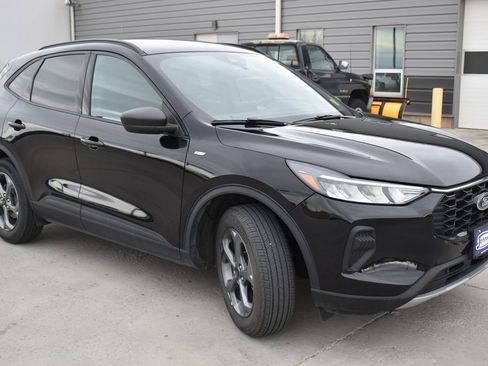 Used 2025 Ford Escape ST-Line AWD/4WD image 3
