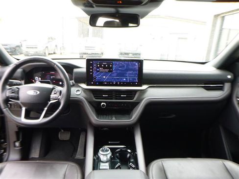 Used 2025 Ford Explorer Platinum w/ LUX Leather Package AWD/4WD image 11