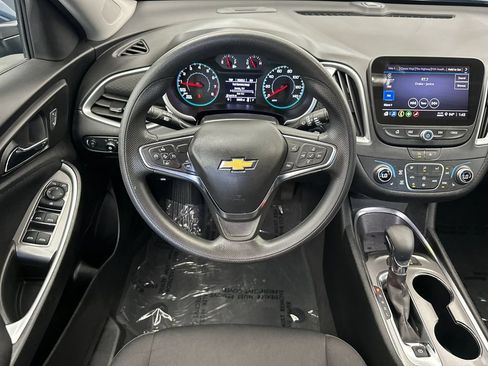 Used 2025 Chevrolet Malibu LT FWD image 13