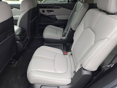Used 2024 Honda Pilot EX-L image 11