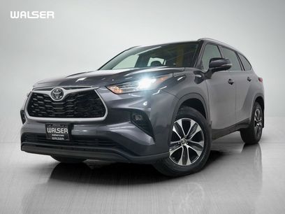 Used 2022 Toyota Highlander XLE