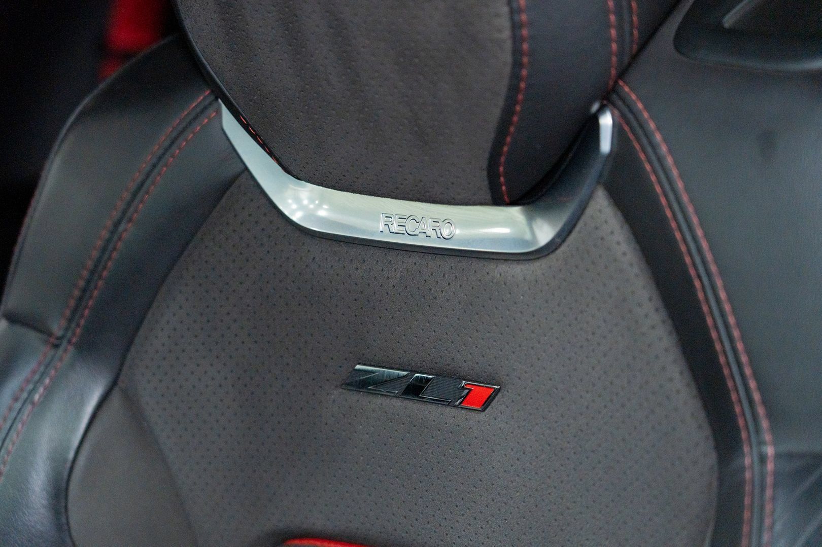 Used 2018 Chevrolet Camaro ZL1 RWD image 24