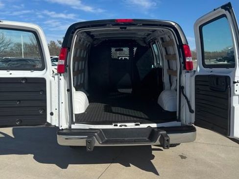 Used 2024 Chevrolet Express 2500 w/ Driver Convenience Package image 9