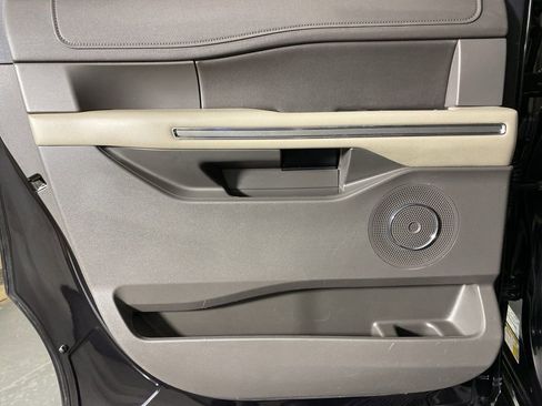 Used 2020 Ford Expedition Max XLT w/ Equipment Group 202A image 27