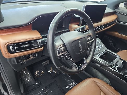 Used 2023 Lincoln Nautilus Reserve image 16