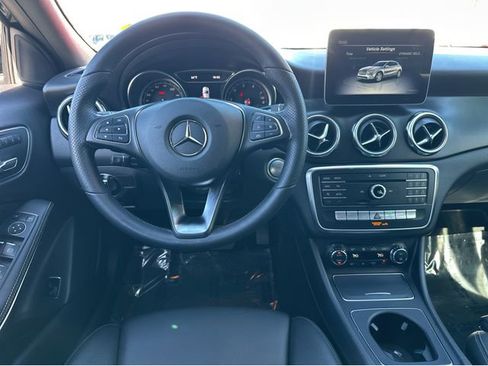 Used 2019 Mercedes-Benz GLA 250 image 8
