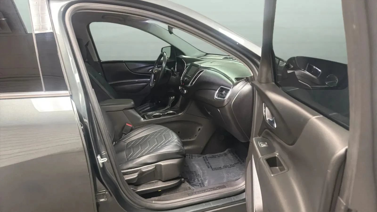 Used 2018 Chevrolet Equinox LT FWD image 20