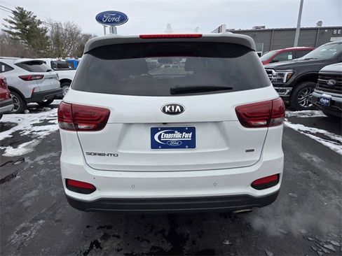 Used 2019 Kia Sorento LX w/ LX Convenience Package image 5