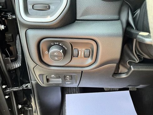 Used 2025 RAM 1500 Big Horn AWD/4WD image 16