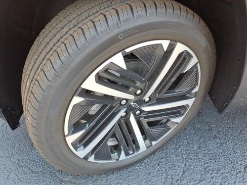 New 2026 Chevrolet Equinox RS w/ Convenience Package III FWD image 16