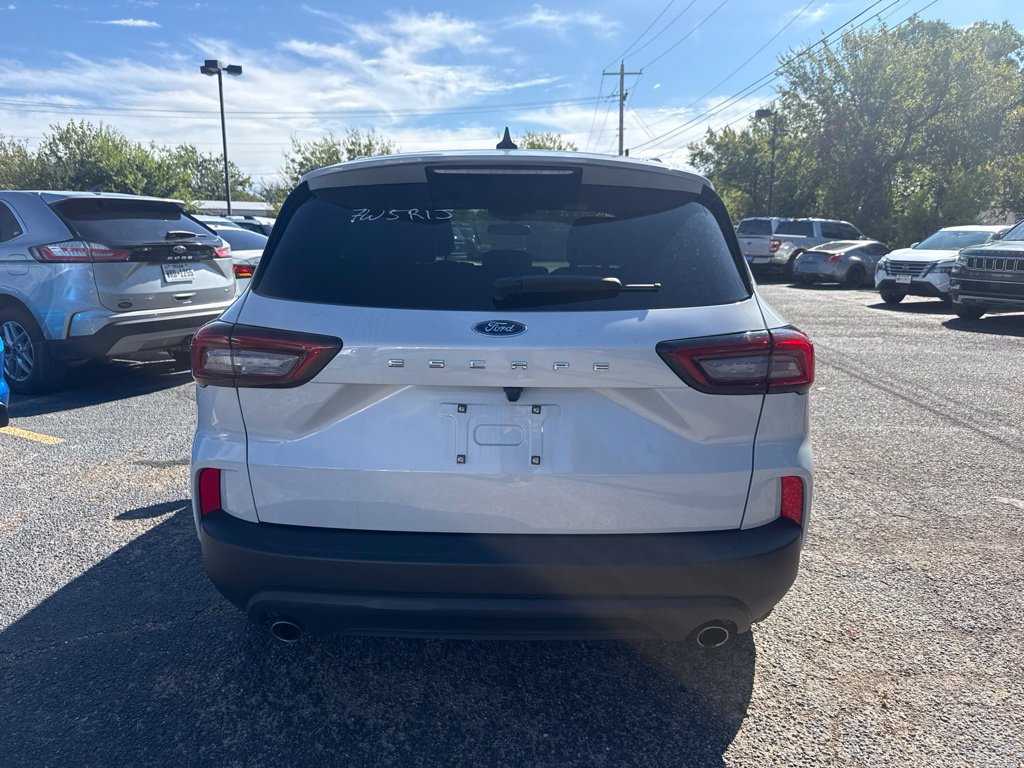 Used 2025 Ford Escape ST-Line FWD image 3