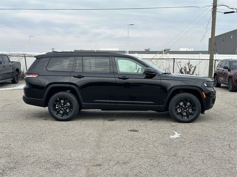 New 2025 Jeep Grand Cherokee L Limited image 2
