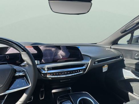 New 2026 Cadillac Lyriq V image 11
