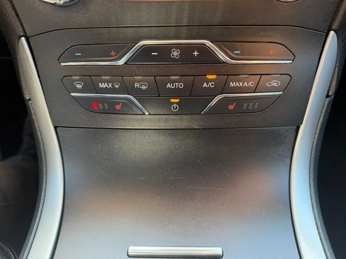 Used 2020 Ford Edge SEL AWD/4WD image 21