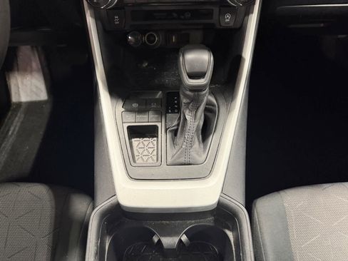 Used 2020 Toyota RAV4 XLE w/ All Weather Liner Package FWD image 12