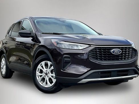 Used 2023 Ford Escape Active w/ Tech Pack #1 FWD image 1