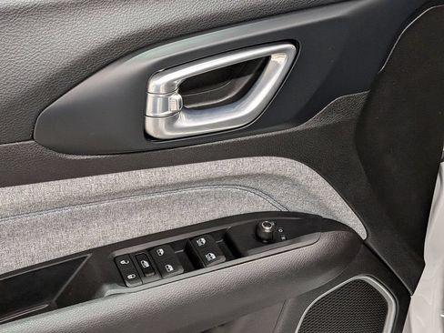 Certified 2022 Jeep Compass Latitude w/ Sun and Sound Group FWD image 11