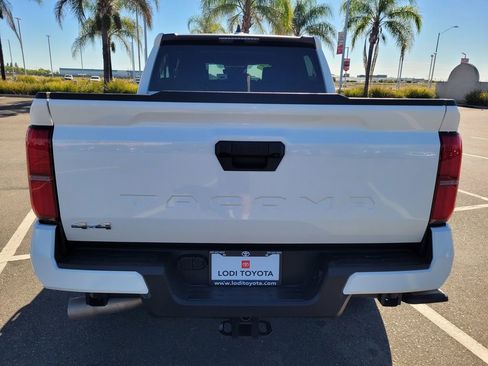 Used 2025 Toyota Tacoma SR5 image 5