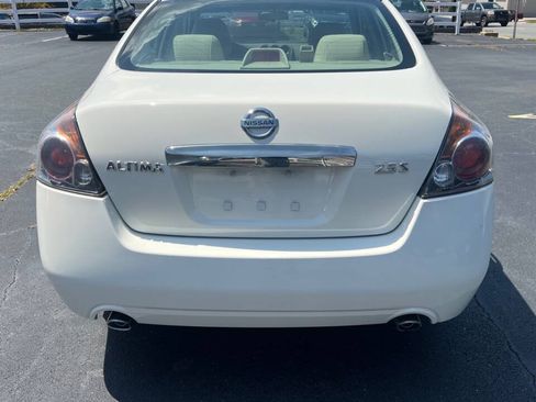 Used 2011 Nissan Altima 2.5 S FWD image 6