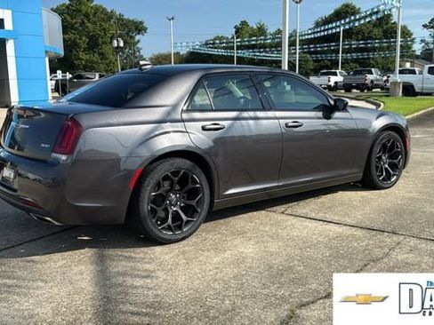 Used 2019 Chrysler 300 Touring w/ Sport Appearance Package RWD image 28