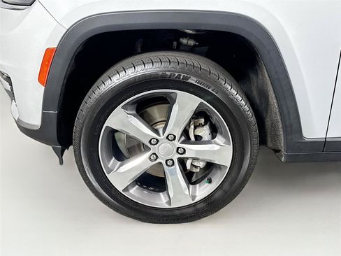 Used 2021 Jeep Grand Cherokee L Limited AWD/4WD image 48