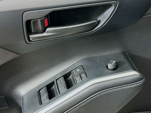 Used 2024 Toyota Highlander LE image 15