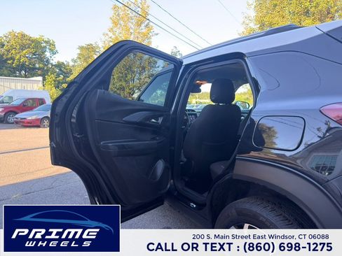 Used 2023 Chevrolet TrailBlazer LT w/ Convenience Package AWD/4WD image 11