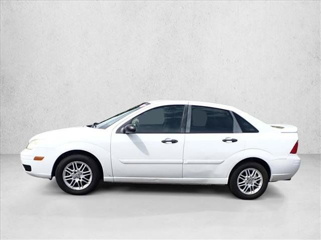 Used 2007 Ford Focus S FWD image 2