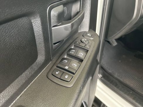 Used 2024 RAM 3500 Tradesman w/ Chrome Appearance Group image 39