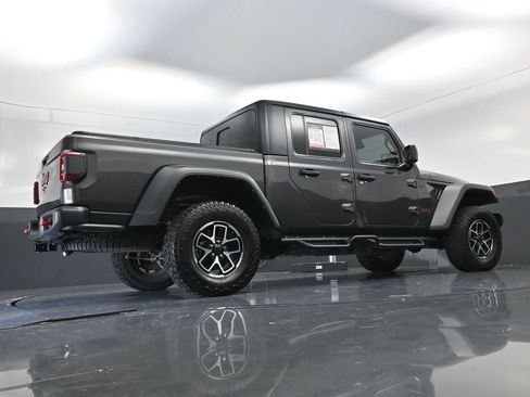 Used 2024 Jeep Gladiator Rubicon w/ Convenience Group AWD/4WD image 18